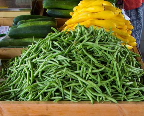 Green beans, yellow peppers and zucchinies