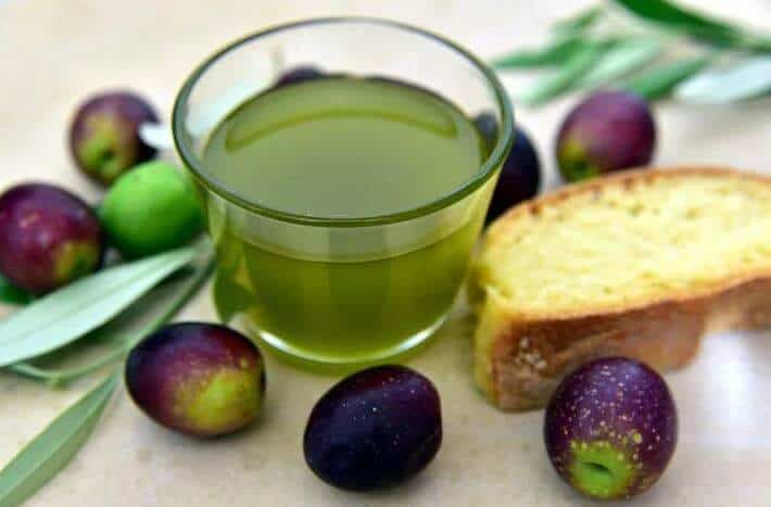 Olive oil with bread